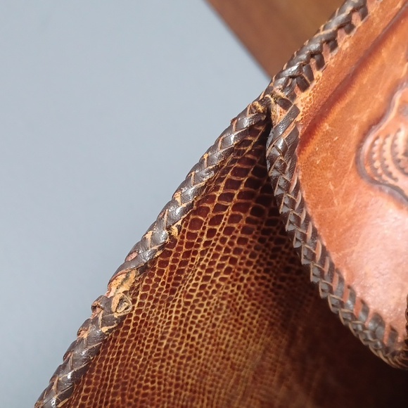 Tooled purse - Picture 8 of 16